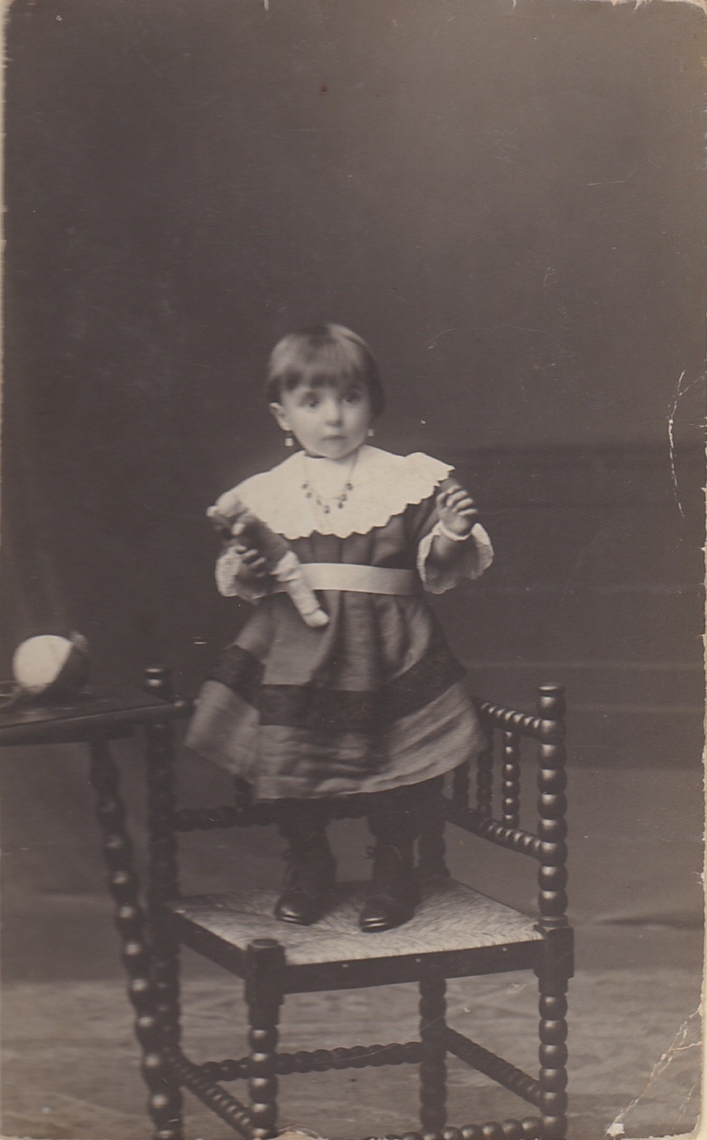 Julia de Dooij 1916-hergebruik niet toegestaan